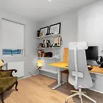 Cozy 2-Bedroom Apartment